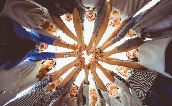 Only 27% of women hold investments, compared to 46% of men, according to the research Only 27% of women hold investments, compared to 46% of men, according to the research